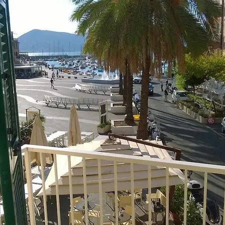Holidays Apartament *